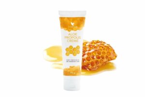 Aloe Propolis Creme bei trockenen gereizten Haut